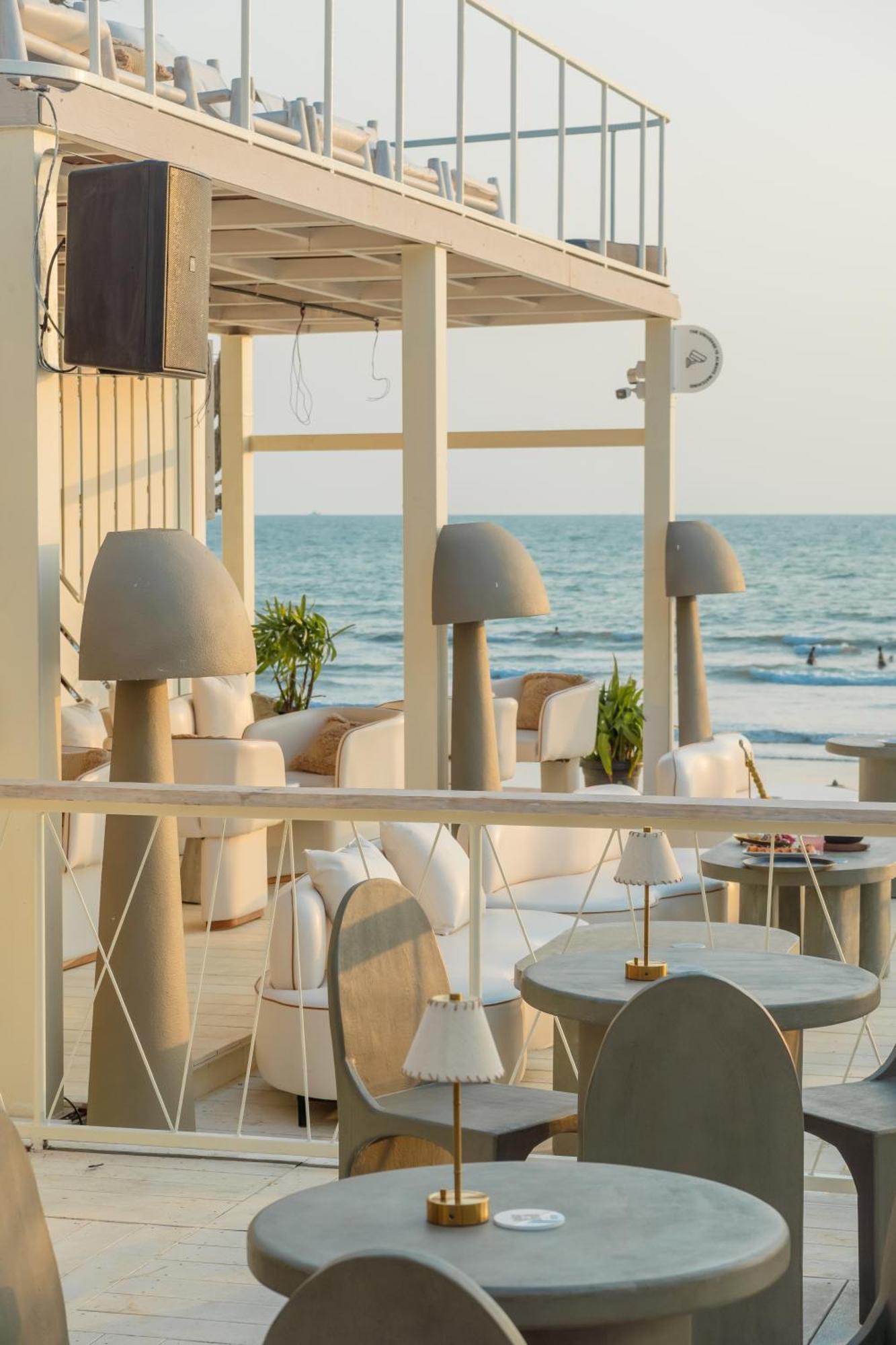Living Room Beach Resort Morjim Eksteriør bilde